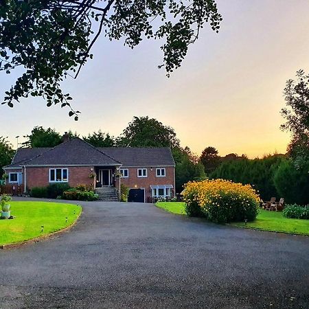 Idyllic 2 Bedroom Self-Contained Upsidedown Annexe Llandrindod Wells Extérieur photo