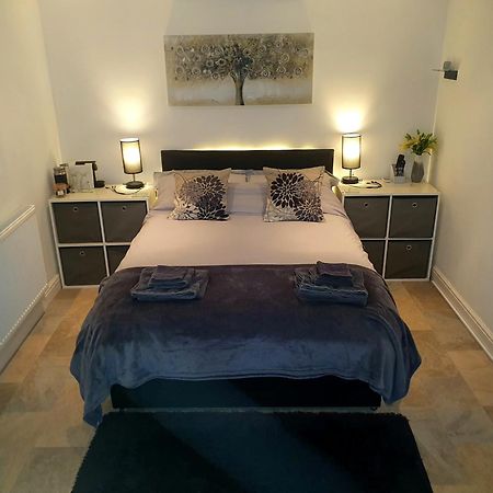 Idyllic 2 Bedroom Self-Contained Upsidedown Annexe Llandrindod Wells Extérieur photo