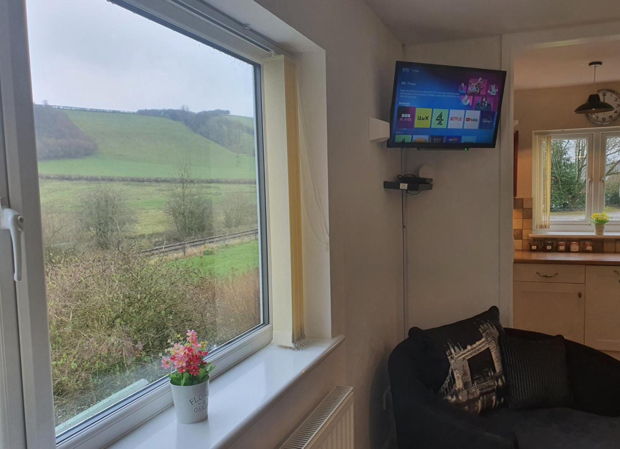 Idyllic 2 Bedroom Self-Contained Upsidedown Annexe Llandrindod Wells Extérieur photo