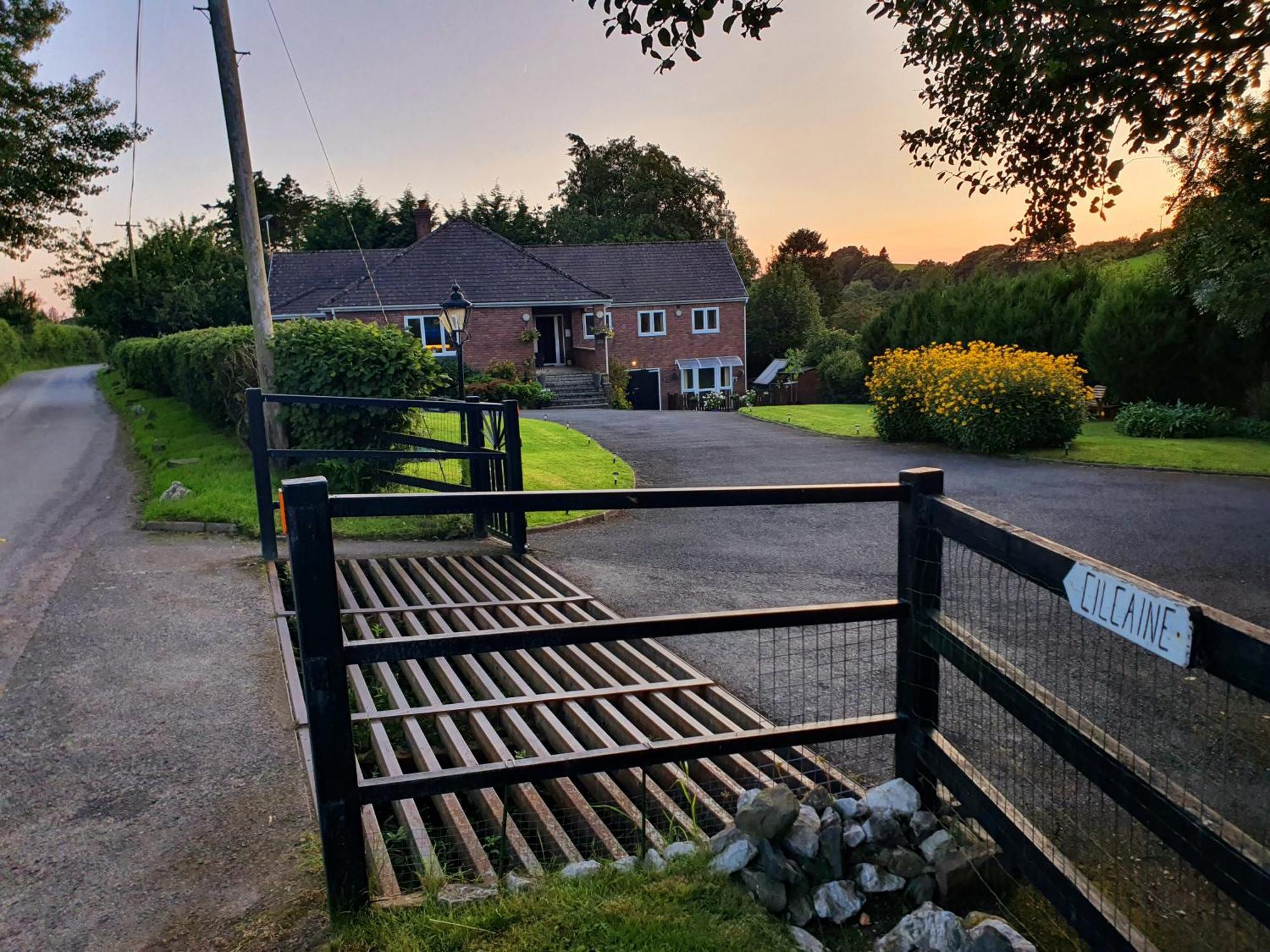 Idyllic 2 Bedroom Self-Contained Upsidedown Annexe Llandrindod Wells Extérieur photo