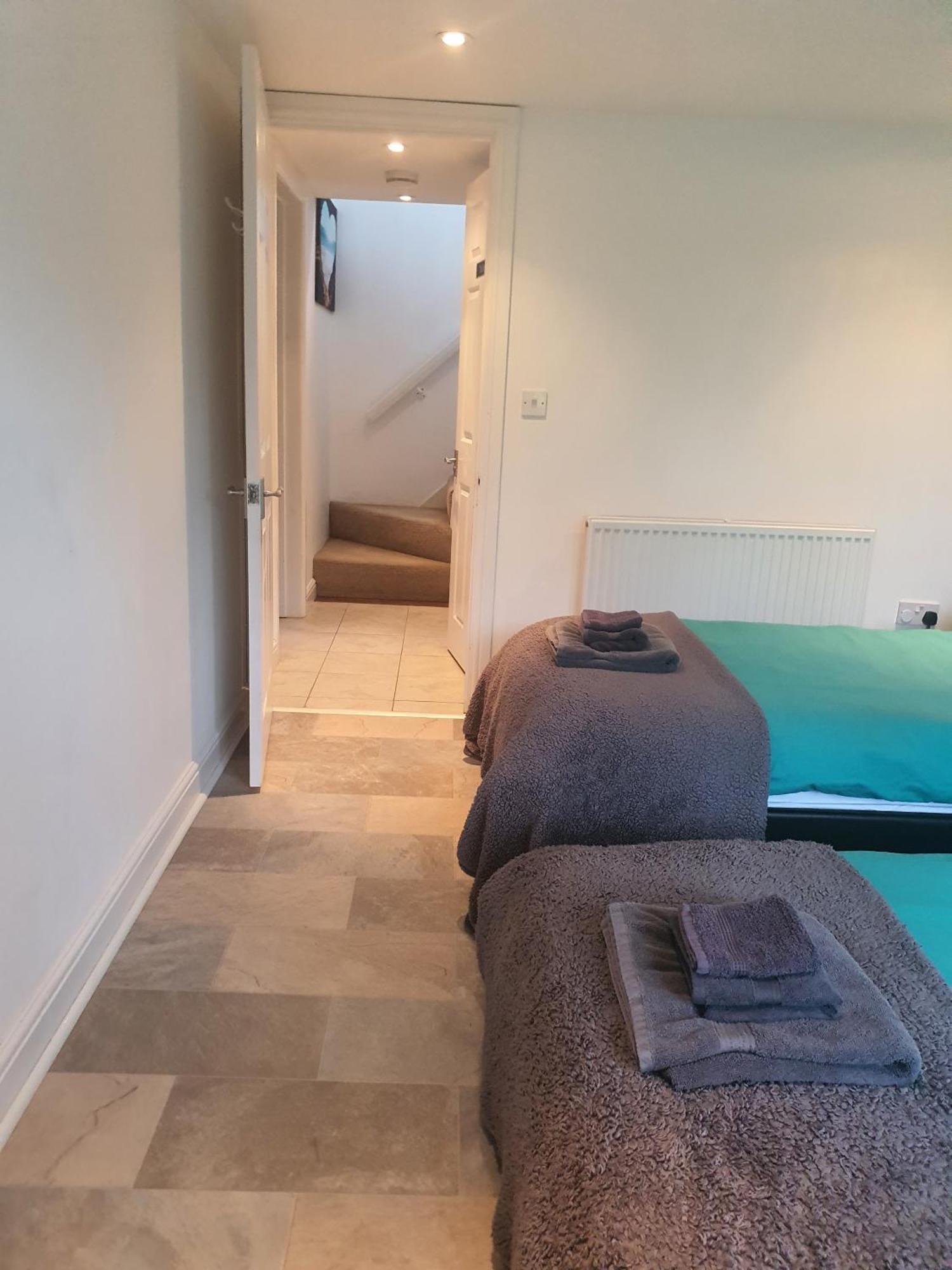 Idyllic 2 Bedroom Self-Contained Upsidedown Annexe Llandrindod Wells Extérieur photo