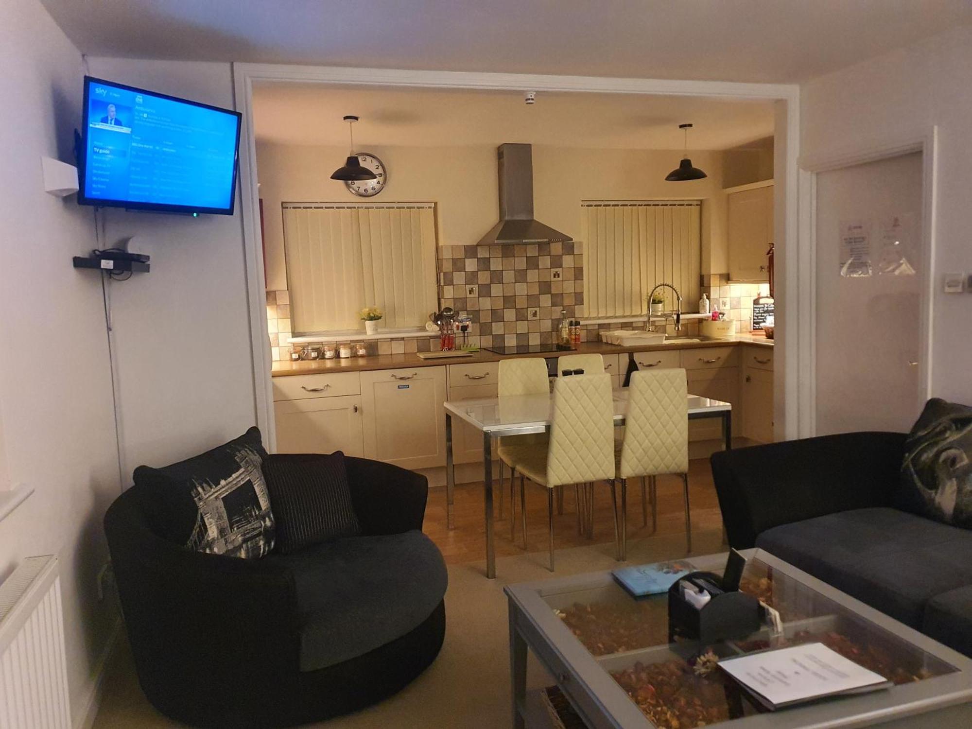 Idyllic 2 Bedroom Self-Contained Upsidedown Annexe Llandrindod Wells Extérieur photo