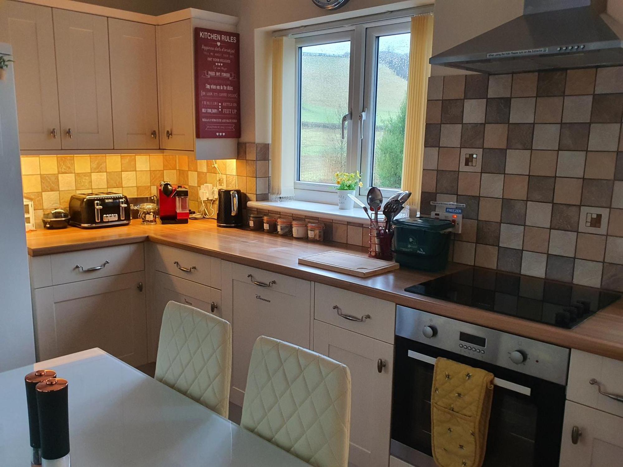 Idyllic 2 Bedroom Self-Contained Upsidedown Annexe Llandrindod Wells Extérieur photo